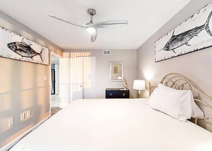 Holiday home Compass Point 304